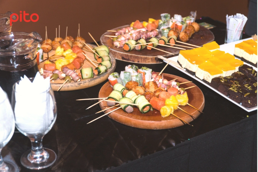 Finger Food khai trương sân khấu kịch Hồng Vân