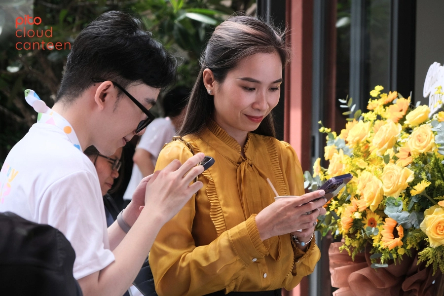 Khach-hang-trai-nghiem-dung-PITO-Cloud-Canteen Khách hàng trải nghiệm dùng PITO Cloud Canteen
