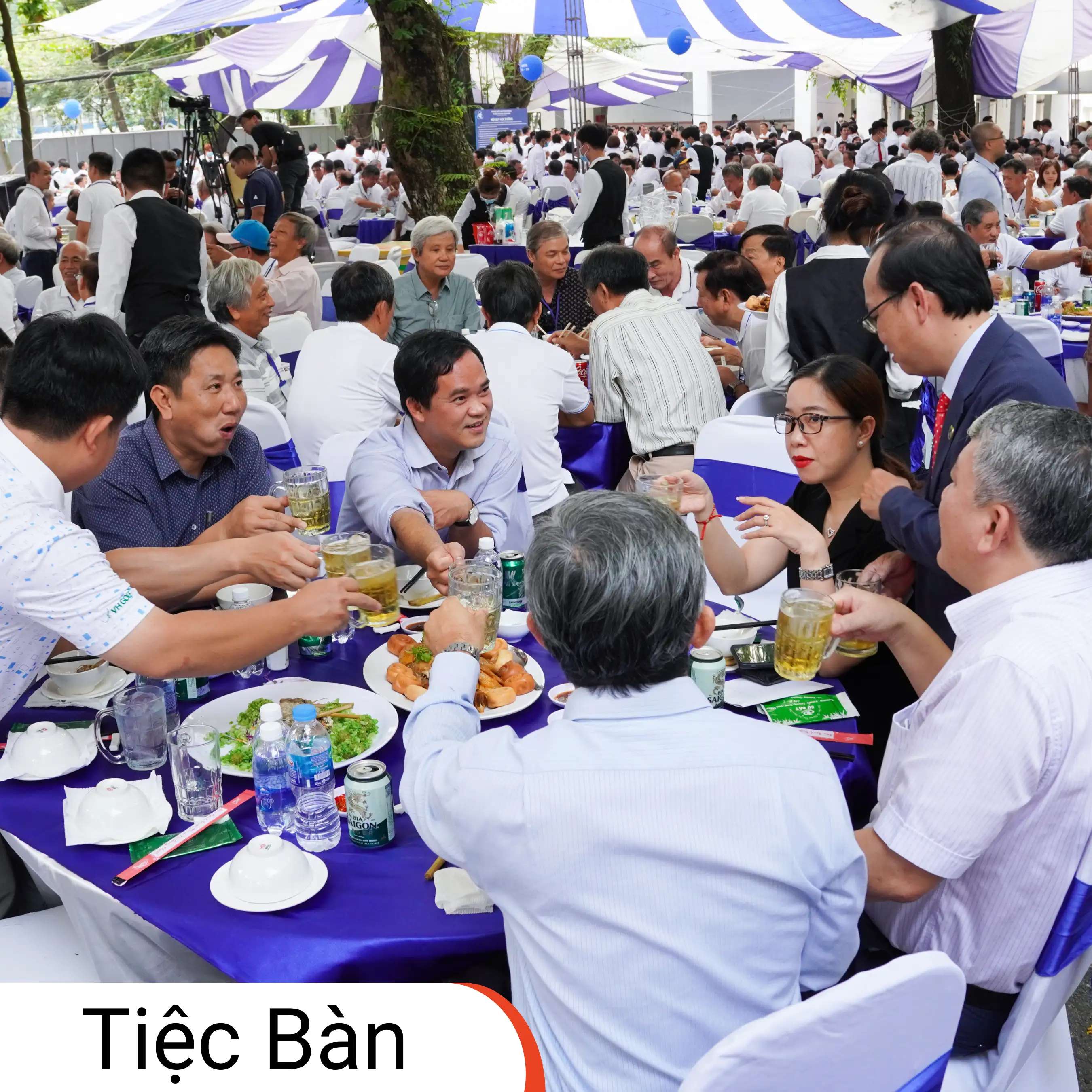 Tiệc Bàn sang trọng cho tiệc Tất niên công ty