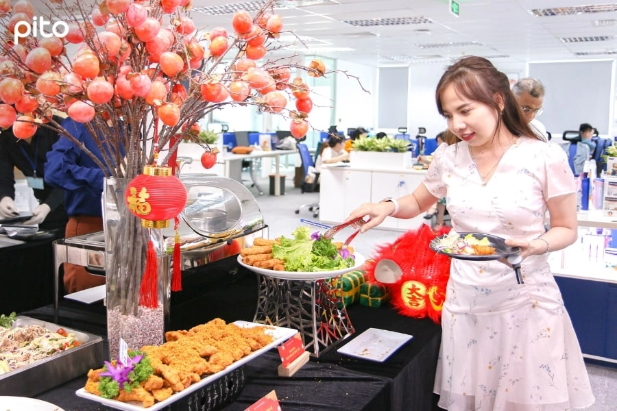 Tiệc Tất niên Year End Party cho công ty trang trí đẹp Tết Việt