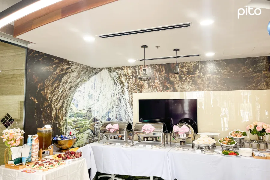 Columbia -Buffet -06