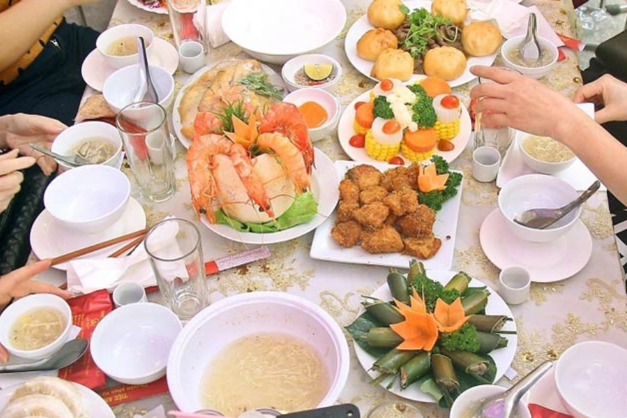 Đặt tiệc truyền thống