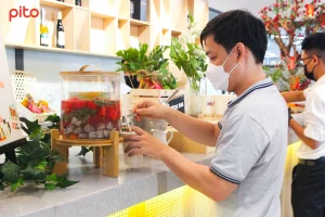 nhan-vien-thuong-thuc-detox Nhân viên thưởng thức detox