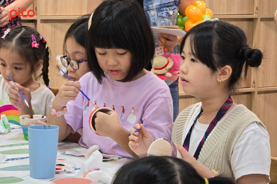 Các em bé trong ngày hội gia đình của AIA