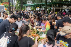 Các cộng sự của BELSYSTEM24 thưởng thức buffet