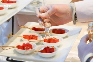Phục vụ canapé