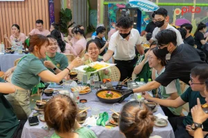 tiec-ban-TiniWorld Tiệc bàn TiniWorld