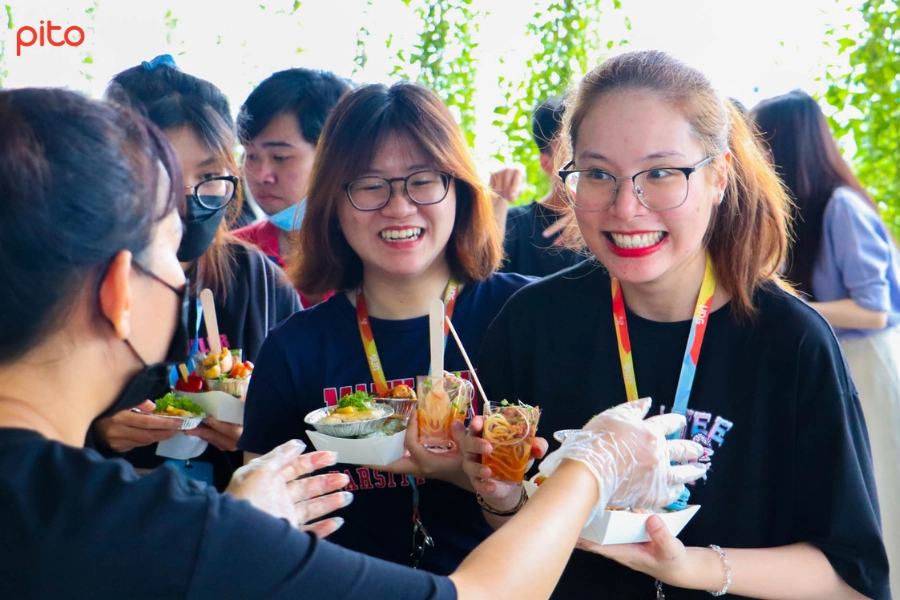 Cung-cap-thuc-an-nuoc-uong-cho-hoat-dong-Happy-Hour-PITO Cung cấp thức ăn, nước uống ngon cho hoạt động Happy Hour là điều cần thiết - PITO