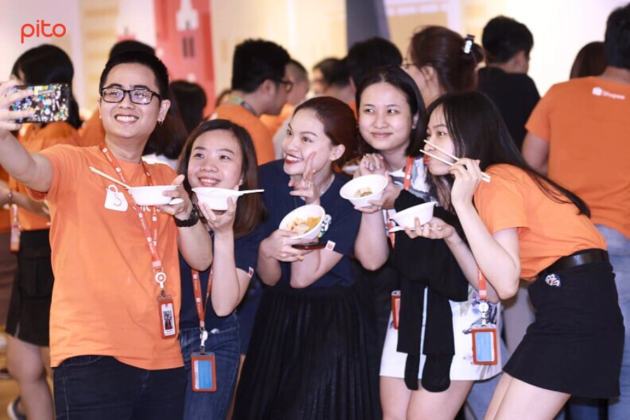 Ket-noi-dong-nghiep-bang-happy-Hour Kết nối đồng nghiệp với Happy Hour