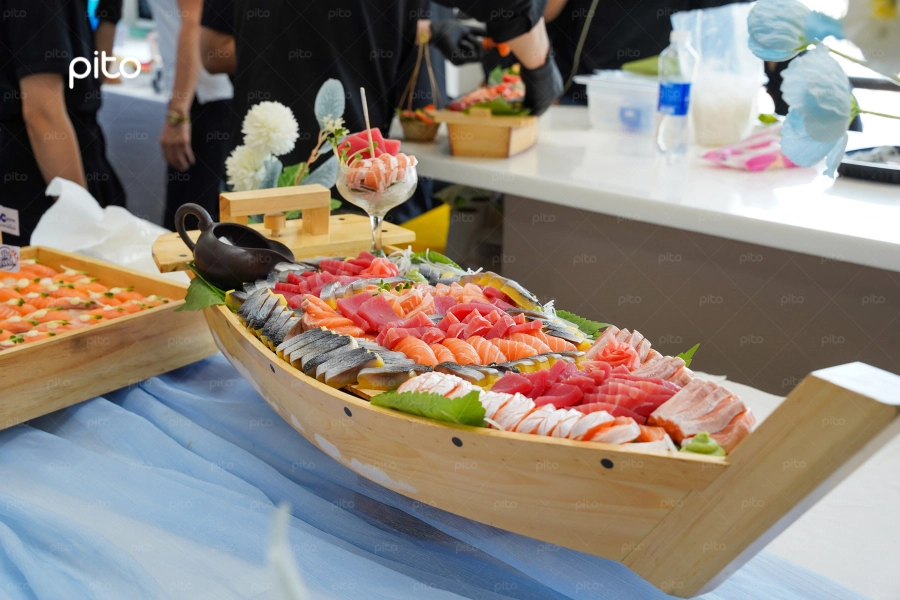 Bàn tiệc Sushi