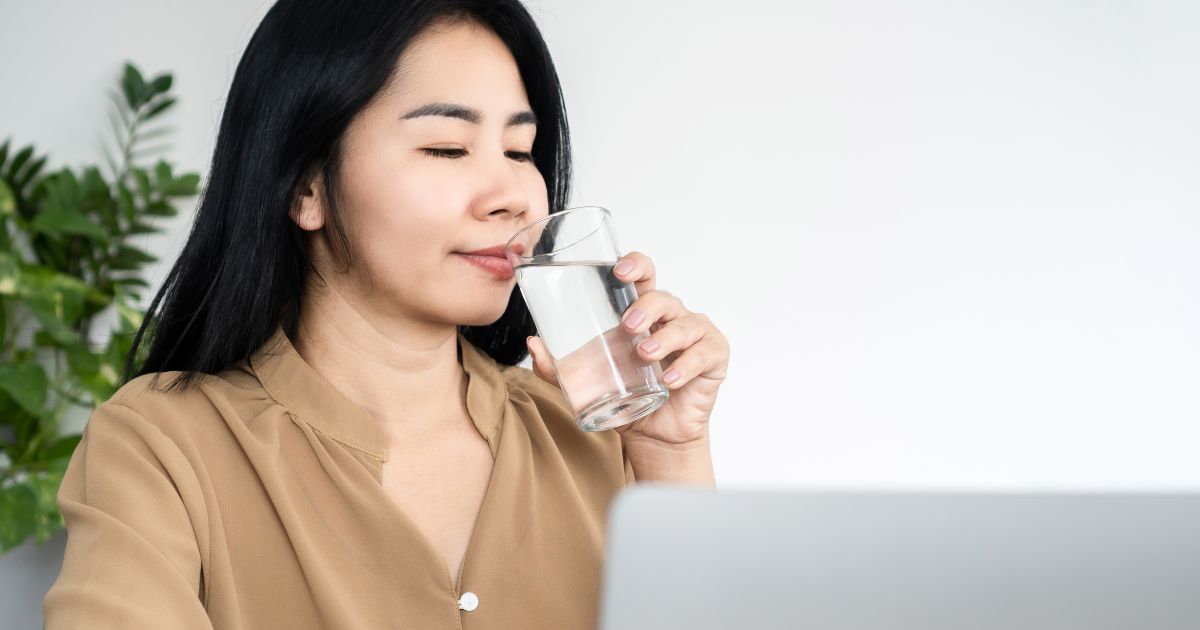 Làm sao để tỉnh táo 8 tiếng liền mà không cần đến cà phê? thumbnail