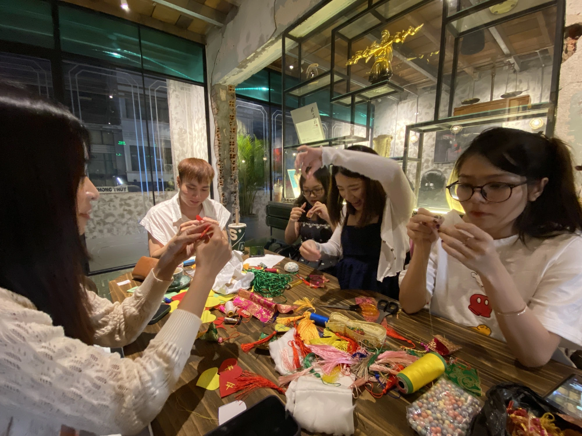 Workshop làm túi thơm người Hoa