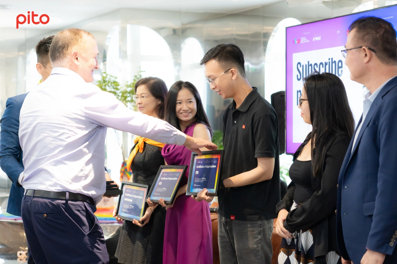 Hưởng ứng Pride month
