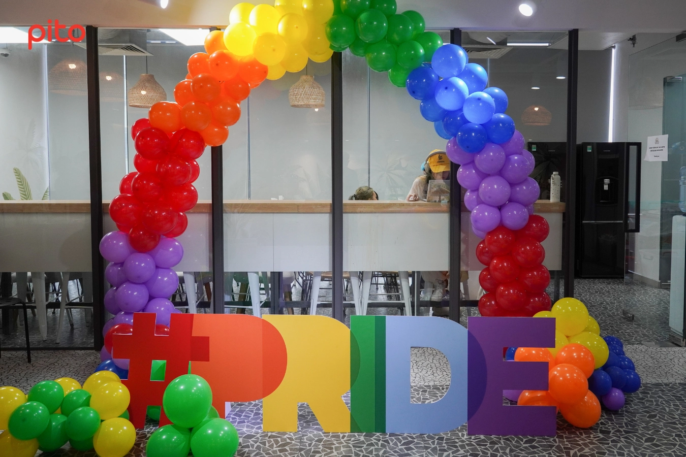 Trang trí Pride month 