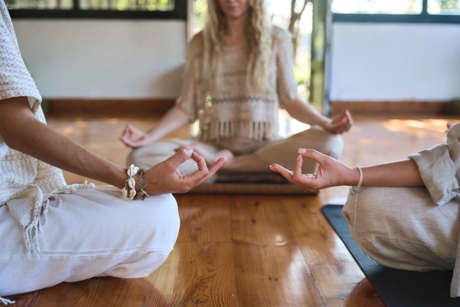 Hoạt động thiền tại chuyến đi Wellness Retreat