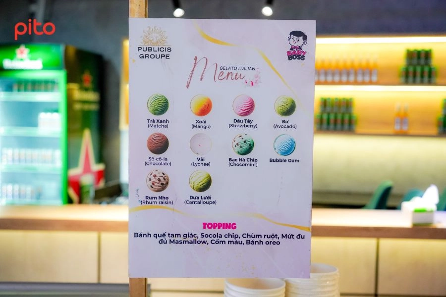 Quầy kem và topping hấp dẫn