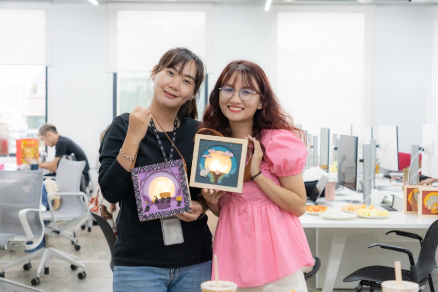 Thích thú với workshop làm hộp đèn