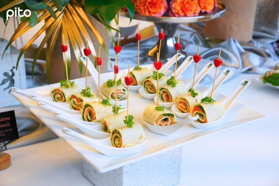 Tiec-Finger-Food-Dep (10)-min Tiệc Finger Food đẹp và sang trọng PITO trang trí trên muỗng sứ