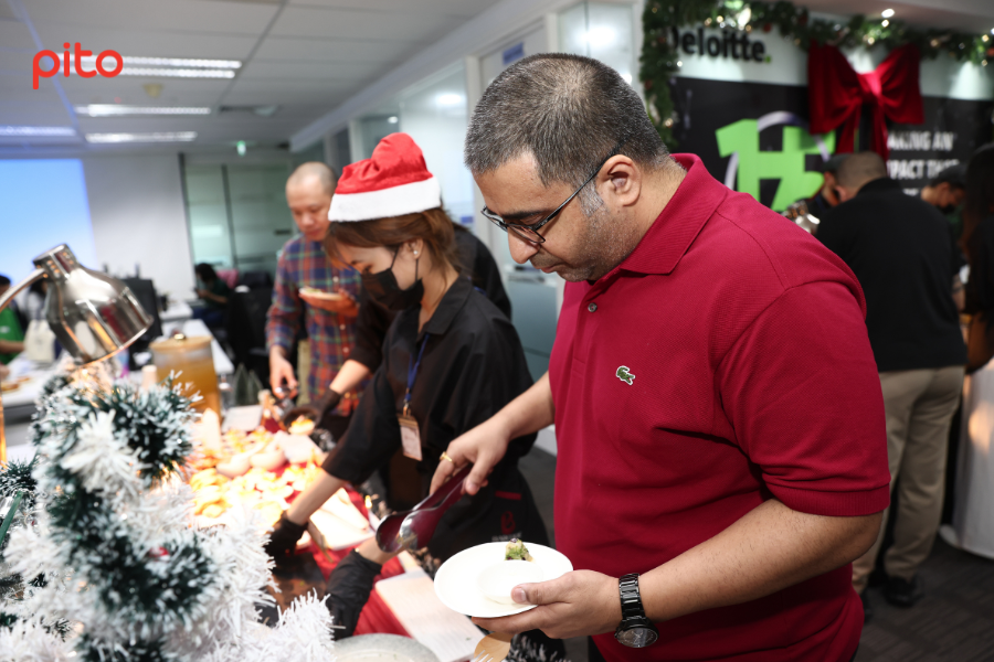 Tiec-giang-sinh-tai-van-phong Tiệc giáng sinh tại văn phòng