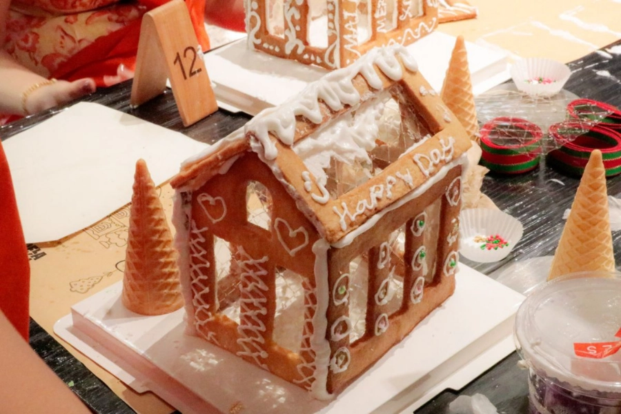 Ngôi nhà bánh gừng Noel