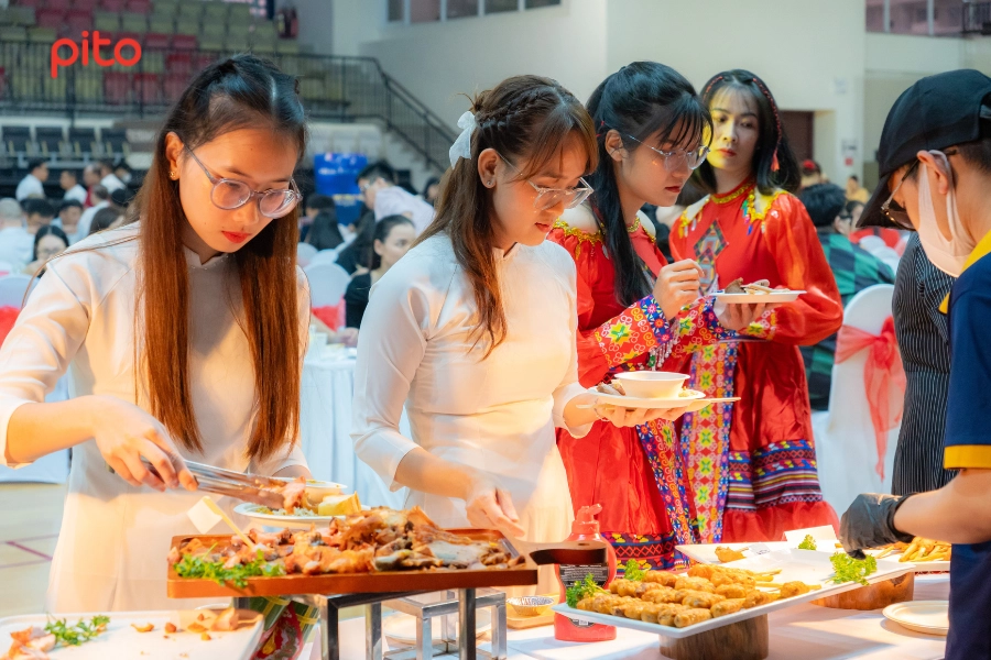 Tiệc tất niên tại văn phòng