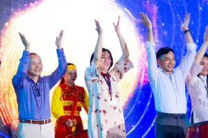 Vui hội tất niên tekcom