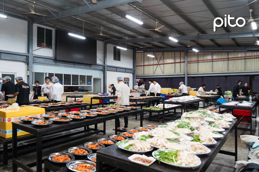 khu-vuc-bep-da-chien-rong-lon Khu vực bếp dã chiến rộng lớn