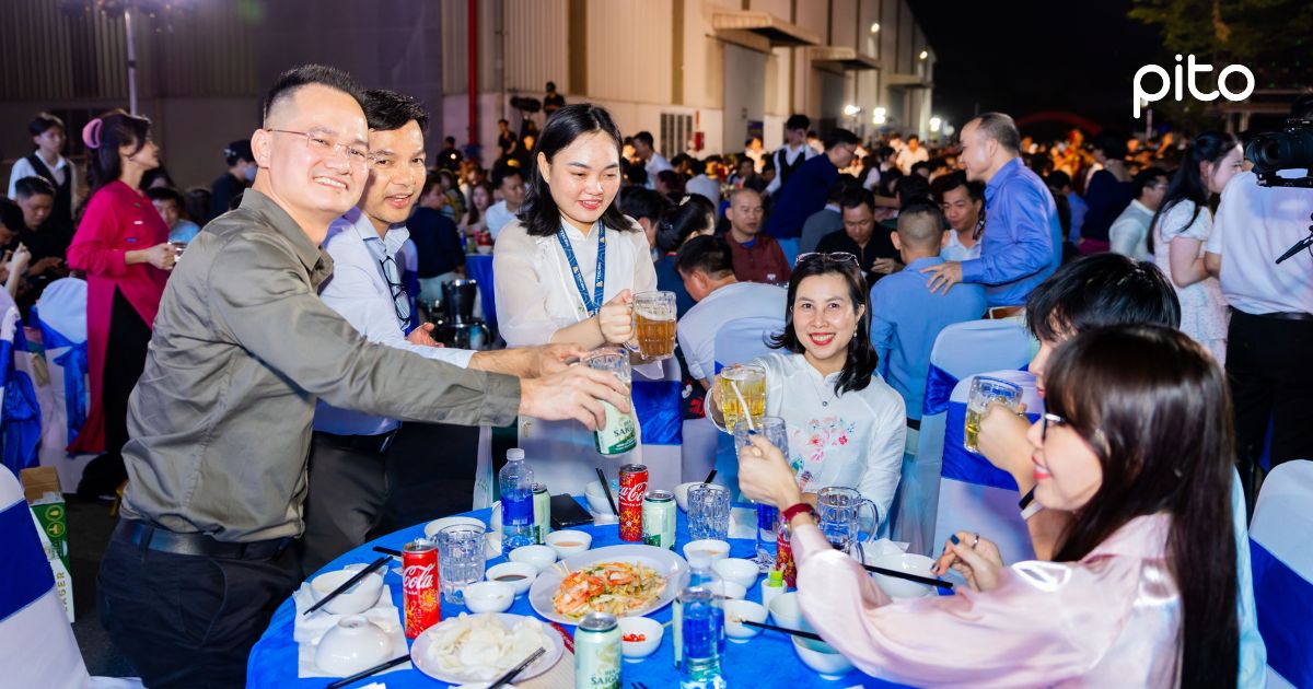 Tiệc cuối năm dồn dập: Làm sao để không say, không mệt và vẫn làm việc hiệu quả? thumbnail