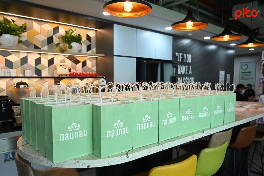 Qua-tang-8.3-cho-nhan-vien Quà tặng 8/3 cho nhân viên