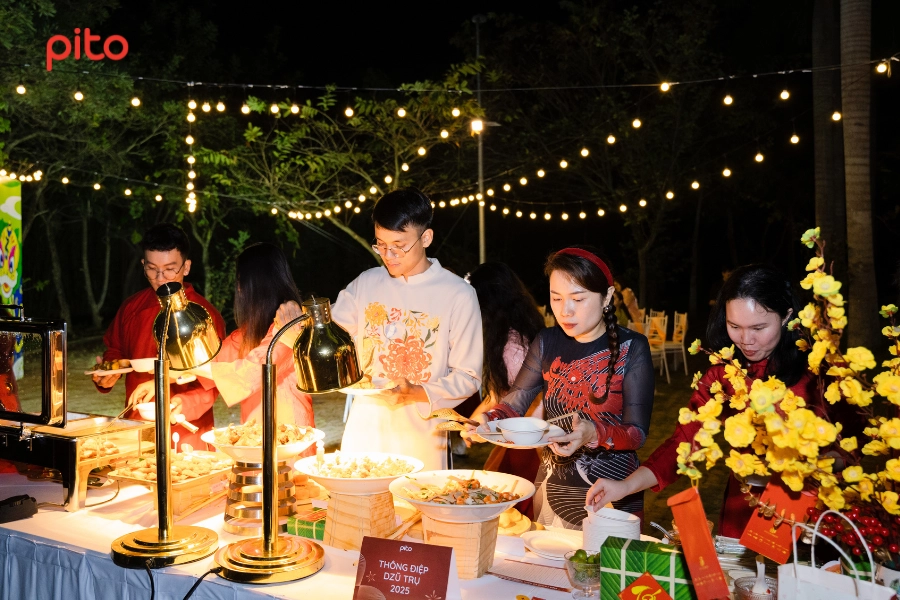 Tiệc tất niên sang trọng