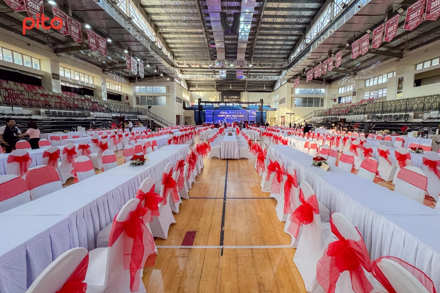 Tiệc tất niên tại nhà xưởng