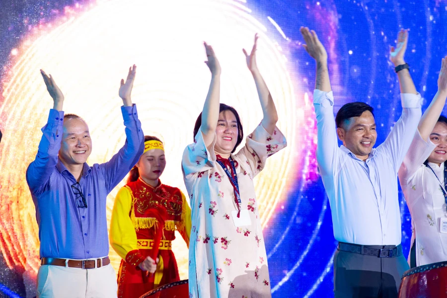 Vui hội tất niên tekcom