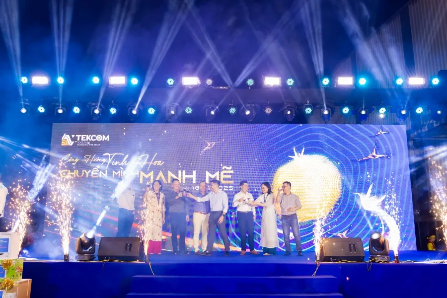 tiec-tron-goi-YEP-TEKCOM-PITO